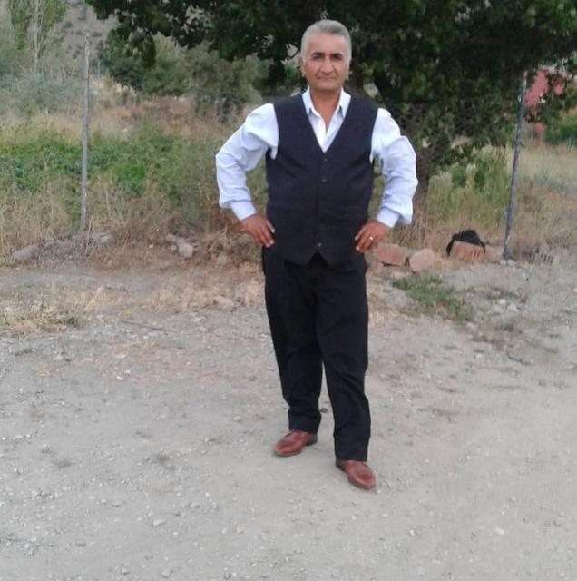 Dereye devrilen traktör sürücüsü hayatını kaybetti