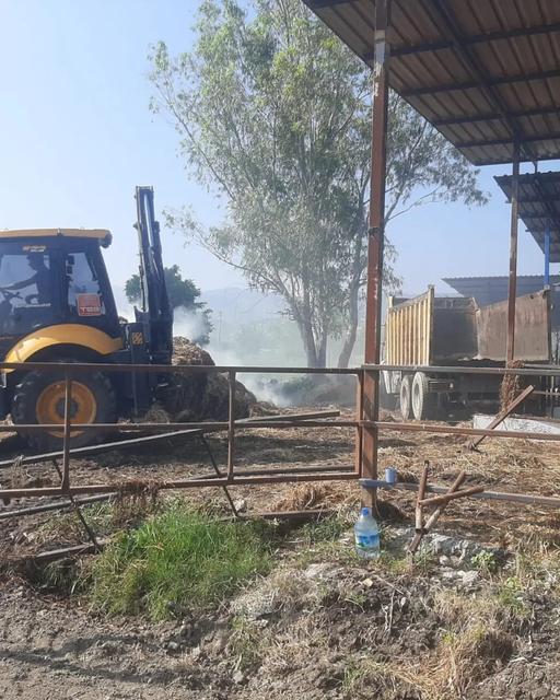 Başkan Arıcı Mesajında, Geçmiş Olsun Cincin diyerek “Cincin Mahallemizde Meydana gelen yangın Aydın Büyükşehir Belediyesi İtfaiyemiz ve Koçarlı Belediyemiz ekipleri ve iş makineleri tarafından can kaybı olmadan kontrol altına alınarak söndürülmüştür. Belediyemize önceki dönem tahsis edilen arazözümüzün seçim sonrası geri alınması ve Belediyemizin müdahalede bulunma şartlarının zorlaştığı bu sebeple Mal kaybı yaşandığı bilgisi bizi ayrıca çok üzmüştür. Buradan Cincin mahalle sakinlerimize geçmiş olsun dileklerimizi iletiyoruz” dedi.