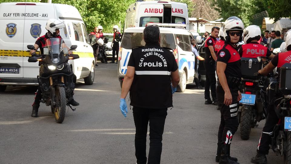 Cinnet geçiren baba, eşini ve kızını öldürdü