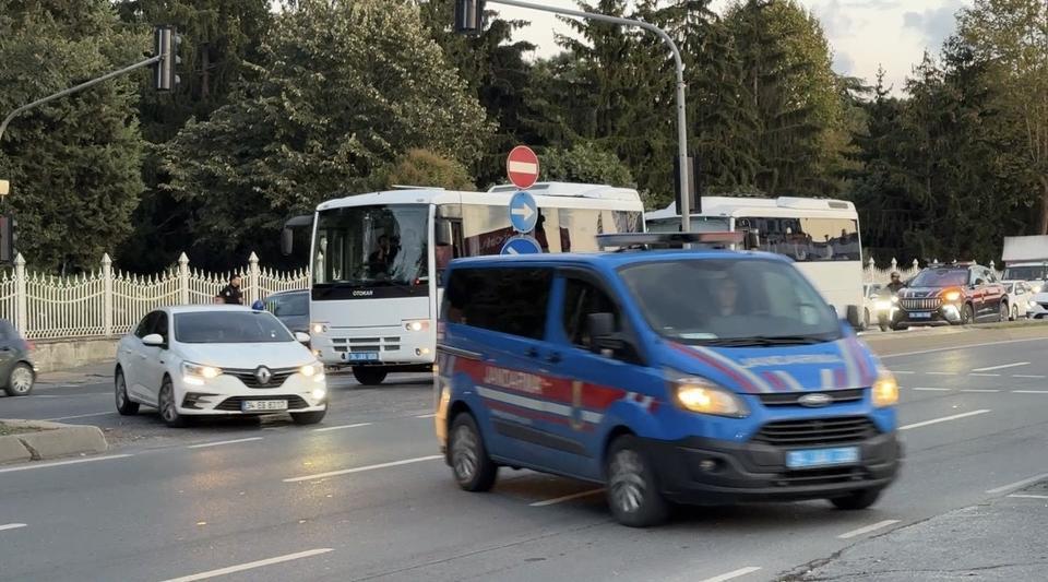 Ünlü isimler sağlık kontrolünün ardından  İl Jandarma Komutanlığına getirildi