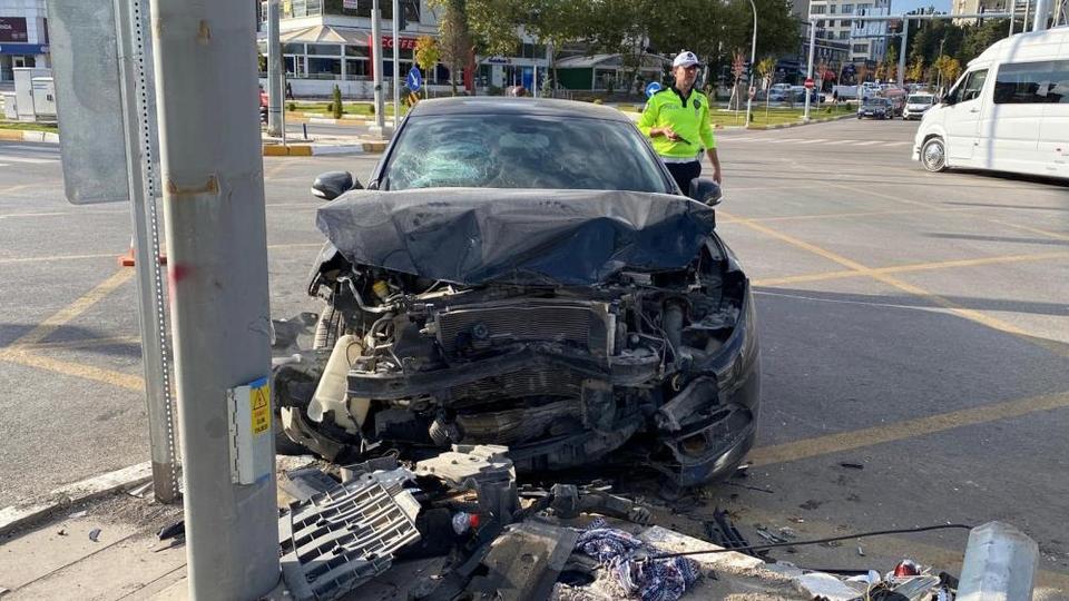 Zincirleme trafik kazası: 4 yaralı