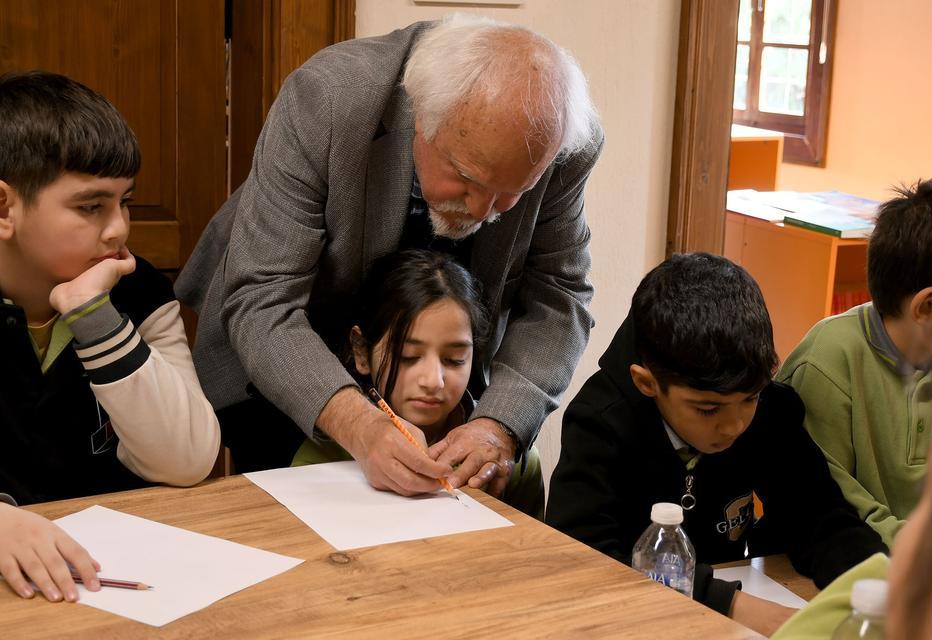 KUŞADASI'NDA ÇOCUKLAR ŞİİR YAZMANIN PÜF NOKTALARINI ÖĞRENDİ