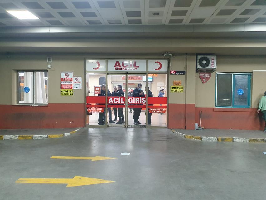 İzmir'de bir kişinin düğüne katılanların üzerine silahla ateş açması sonucu 1 çocuk öldü, 7 kişi yaralandı