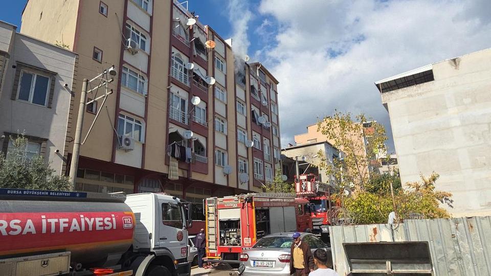6 katlı apartmanda yangın paniği