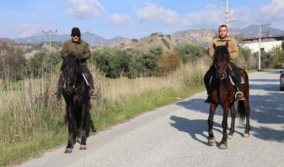 Aydın’da at tutkusu baba-oğulun mesleği oldu