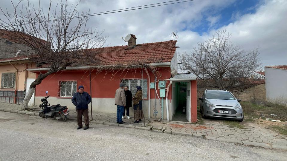 BİR HAFTA ÖNCE HAYATINI KAYBEDEN 67 YAŞINDAKİ ADAMI FARELER YEDİ