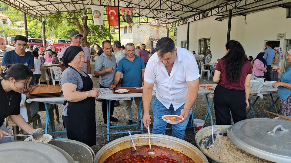 MAHALLE SAKİNLERİ GELENEKSEL KÖY BULUŞMASI'NDA BİR ARAYA GELDİ