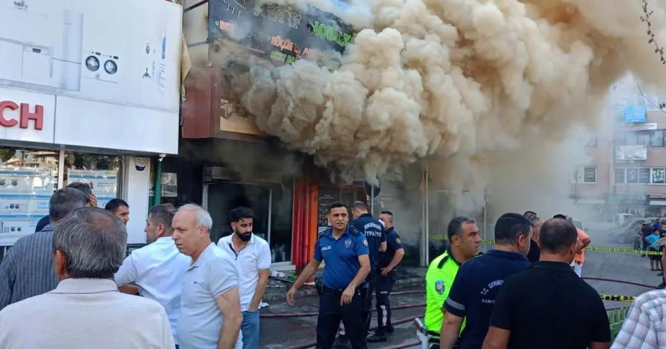 Aydın’da mobilya işletmesinde yangın