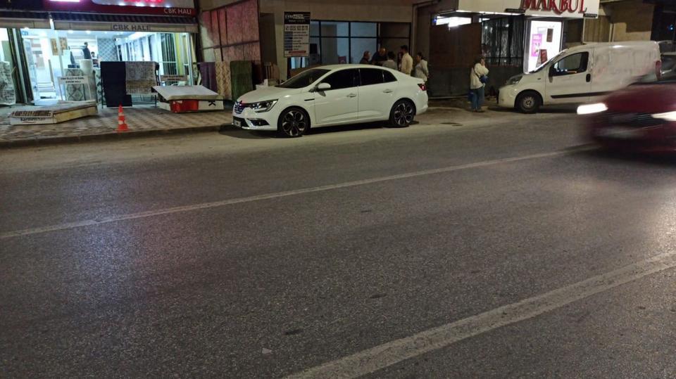 ANKARA'DA ARACI İLE ÇOCUĞUN AYAĞININ ÜZERİNDEN GEÇEN SÜRÜCÜ KALBİNE ALDIĞI BIÇAK DARBESİYLE ÖLDÜ