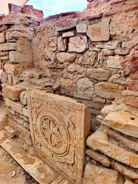 EGE'NİN TARİHİ HAZİNESİ KADIKALESİ, ZİYARETÇİLERİNİ BEKLİYOR