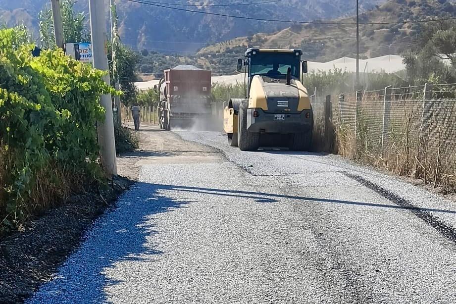 Umurlu’da asfaltlama çalışmaları devam ediyor