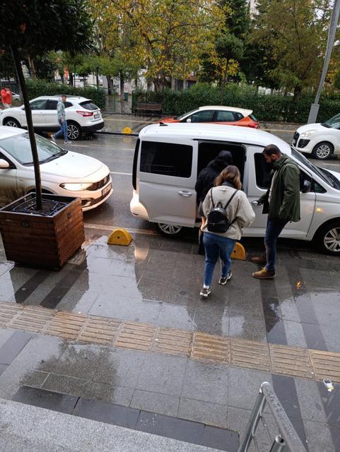 Fuhuş operasyonunda 5 kadın ve iş yeri sahibi yakalandı