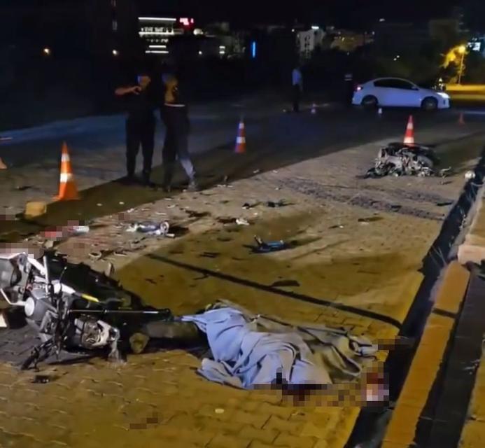 Motosikletler çarpıştı: 2 ölü