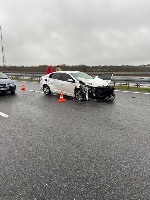 İzmir yolunda zincirleme kaza: 1 ölü, 10 yaralı