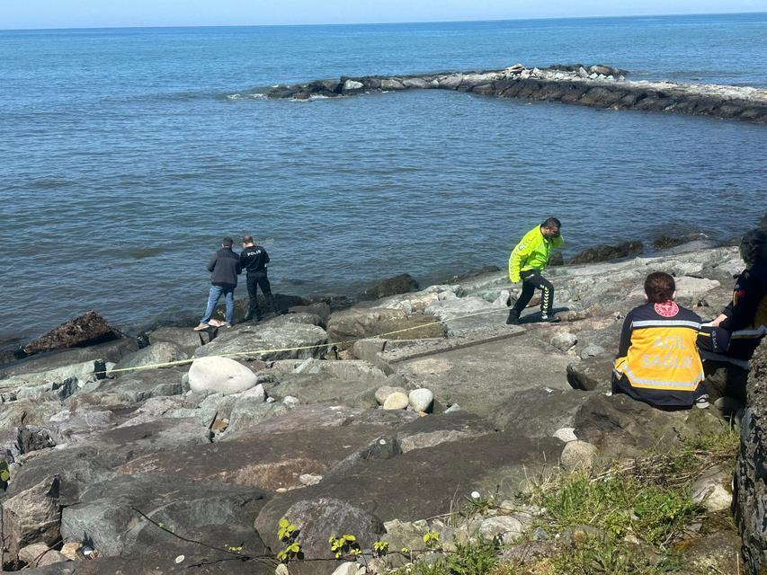 Kıyıya vuran erkek cesedi bulundu