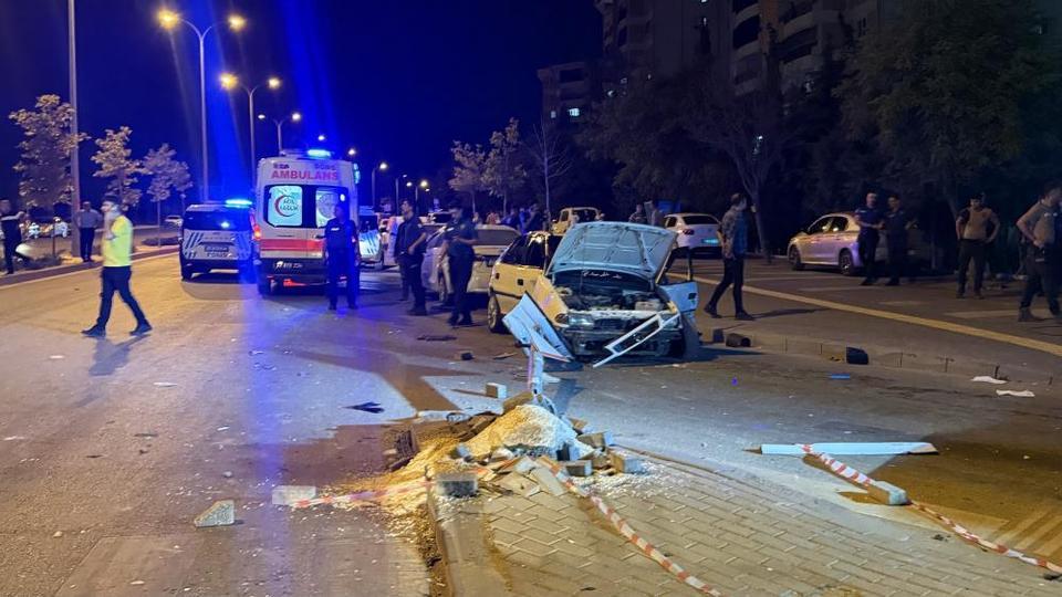 Zincirleme kaza: 6 yaralı, 12 gözaltı