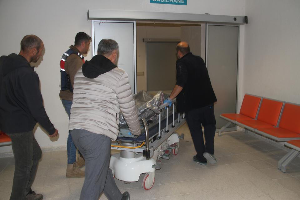 7 yaşındaki oğlunun gözü önünde vurularak öldürüldü