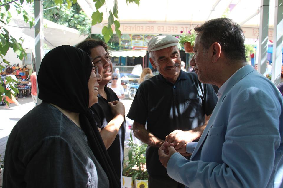 BAŞKAN YETİŞKİN'İN KOCAARAP ZEYBEĞİ PERFORMANSI BEĞENİ TOPLADI EFELER BELEDİYE BAŞKANI YETİŞKİN, KIZILCAKÖY PAZAR YERİ'NDE VATANDAŞLARLA BULUŞTU