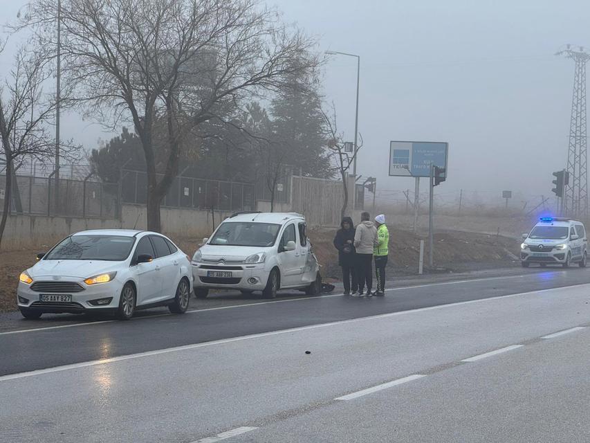 Yoğun sis kazalara neden oldu