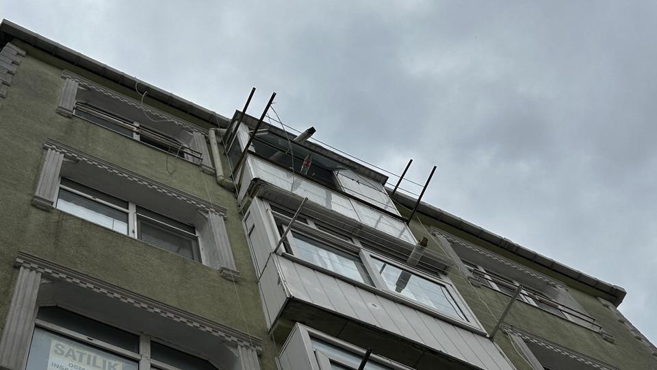 5. kattan düşen kadın hayatını kaybetti