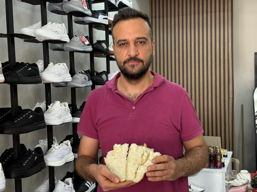 EKMEĞİN İÇİNDEN ÇIKAN ÇİVİYİ YUTMAK ÜZEREYKEN FARK ETTİ MEHMET BOZAR: "EŞİM TOSTU YEMEK İSTERKEN İNŞAAT ÇİVİSİ AĞZINA GELDİ"