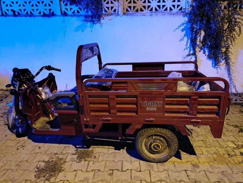 Üç tekerlekli bisiklet devrildi: 3 yaralı
