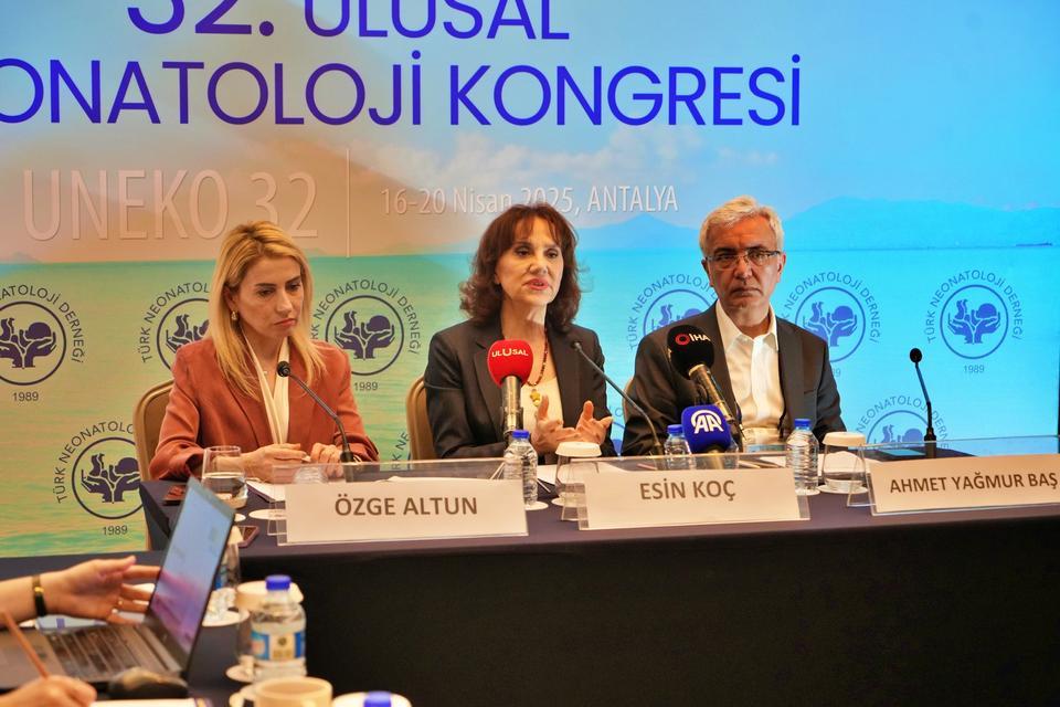 YENİDOĞAN UZMANLARI ANTALYA'DA BULUŞTU: "AŞI REDDİ ÇOCUKLARI KORUMASIZ BIRAKIYOR" PROF. DR. ESİN KOÇ: "AŞILAMA ORANI, TOPLUMDA BELİRLİ BİR SAYININ ALTINA İNDİĞİ AN SALGINLAR BAŞLAR"