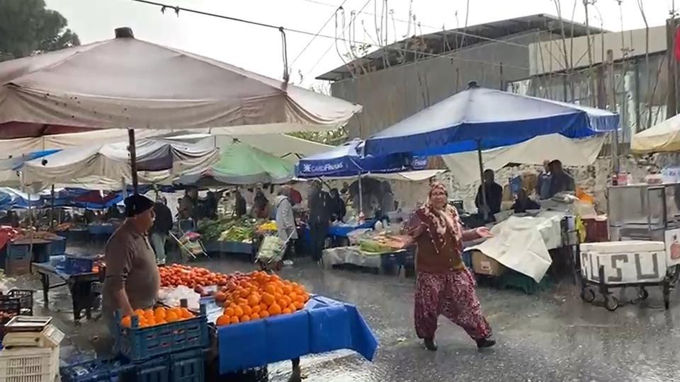 ORTAKLARDA SAĞANAK YAĞIŞ ETKİLİ OLDU