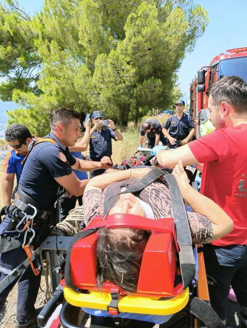 SAKAR RAMPASINDA ARAÇ 70 METRELİK UÇURUMA YUVARLANDI