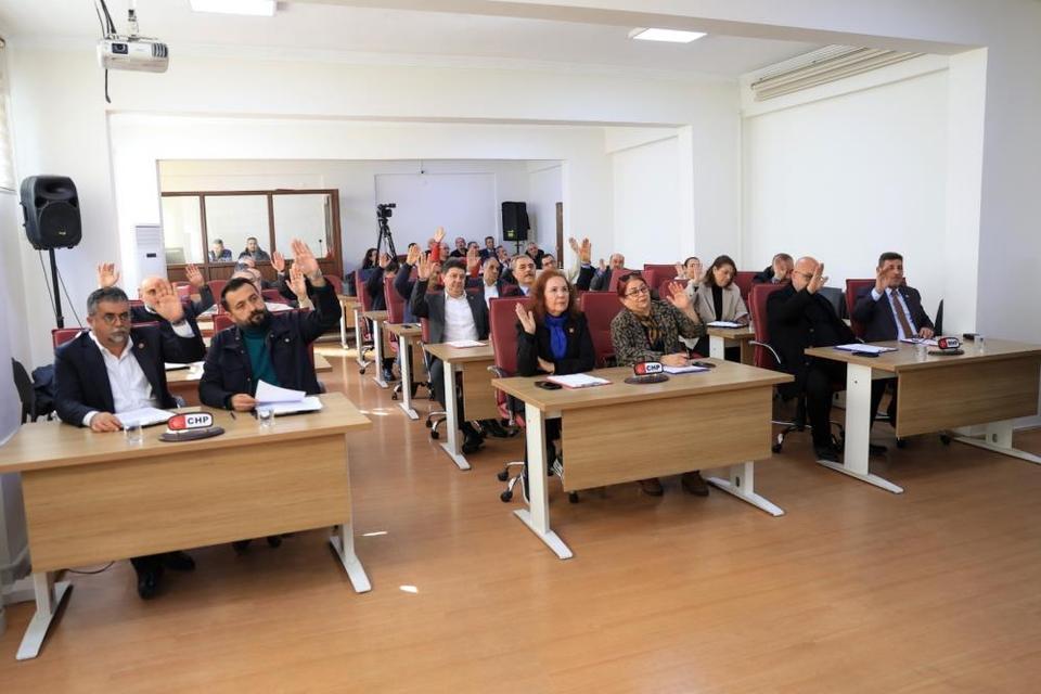 Efeler'de hizmet odaklı tahsisler belediye meclisinden geçti