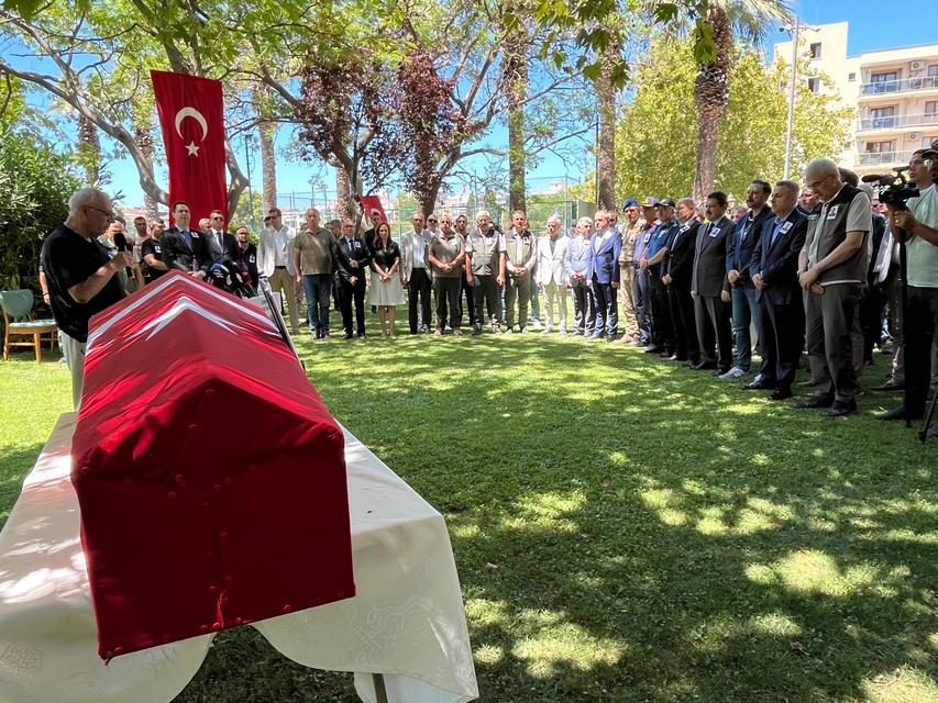 İZMİR'DEKİ YANGINDA ŞEHİT OLAN ORMAN PERSONELİNİN CENAZESİ TÖRENLE MEMLEKETİNE UĞURLANDI