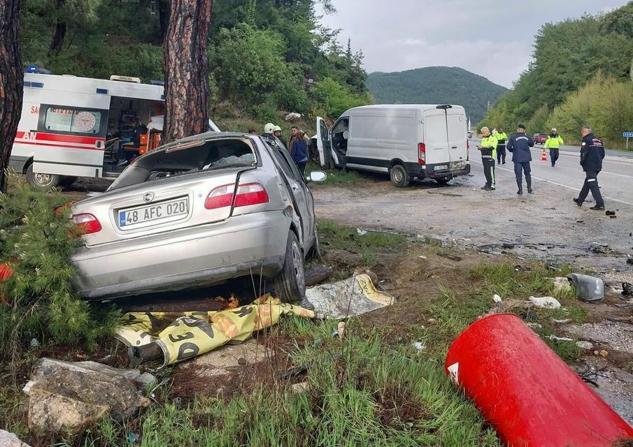 Milas - Yatağan karayolunda kaza: 1 ölü, 2 yaralı