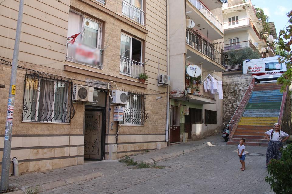 KAPININ ÖNÜNE KOYULAN ÇÖP, EKİPLERİ HAREKETE GEÇİRDİ
