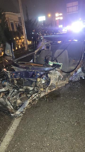 Kazada parçalanan otomobilin sürücüsü hayatını kaybetti