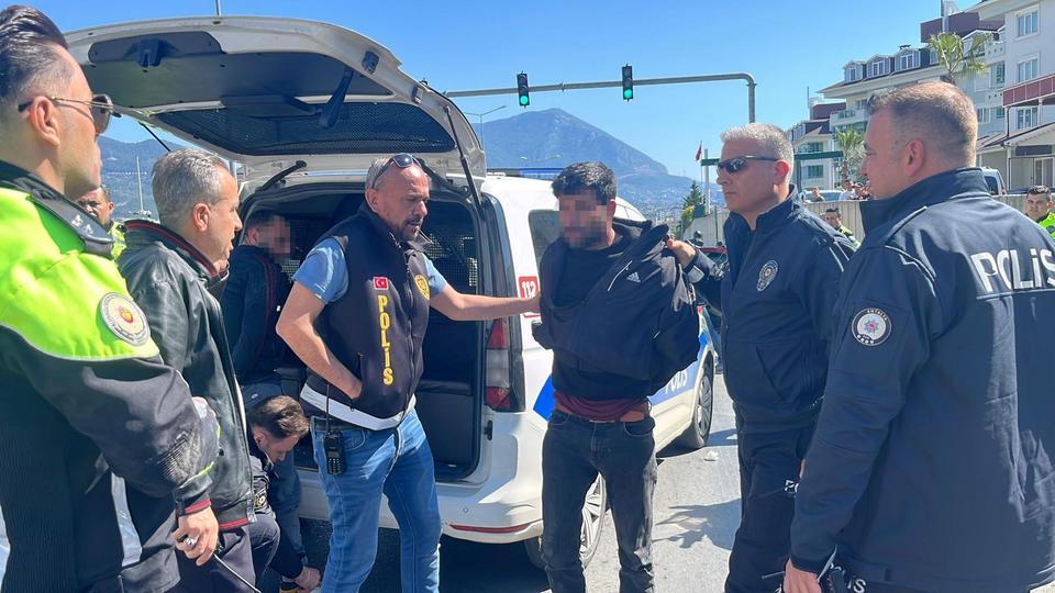 Ehliyetsiz sürücü ortalığı birbirine kattı, 357 bin lira ceza yedi