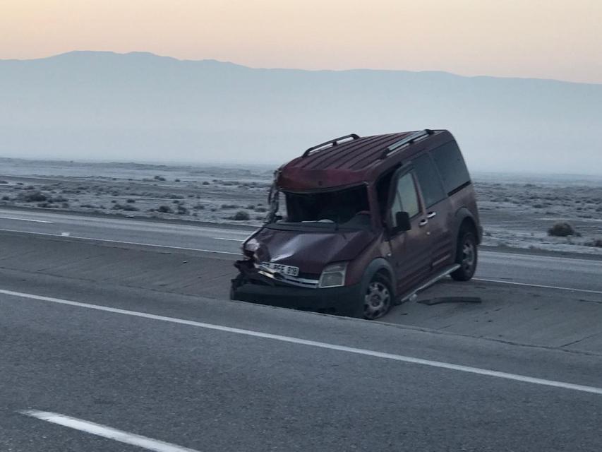 Hafif ticari araç takla attı: 1 yaralı