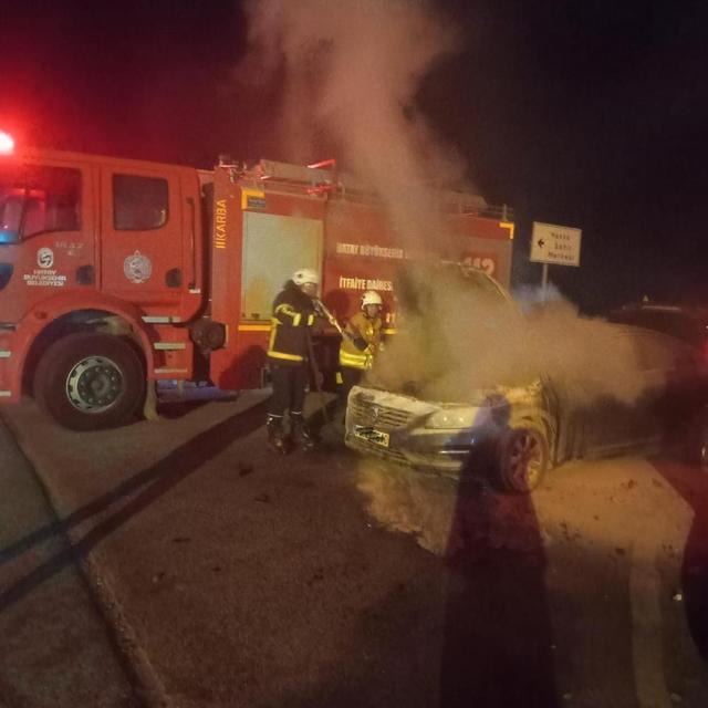Otomobil yangını korkuttu