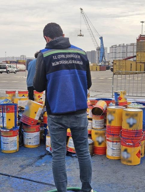 İzmir Körfezi'ni kirleten firmaya 8,3 milyon lira ceza