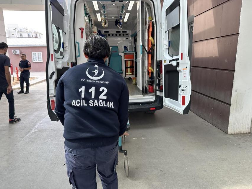 Zeytin ağacından düşen kişi yaralandı