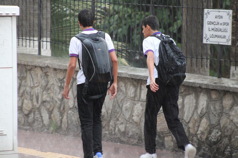 AYDIN'DA SAĞANAK YAĞIŞ ETKİLİ OLDU
