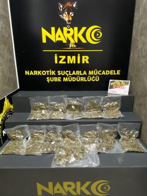 Otomobildeki uyuşturucular, narkotik köpeğine yakalandı