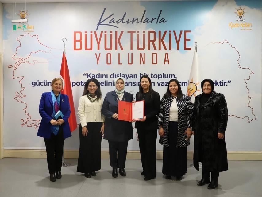 AK Parti Karacasu Kadın Kolları'na yeni başkan