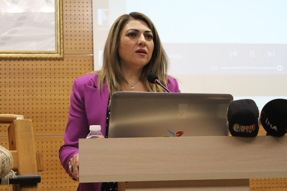 UŞAK'TA "TÜRK DÜĞÜMLÜ HALILAR ATLASI" PROJESİ SEMİNERİ GERÇEKLEŞTİ