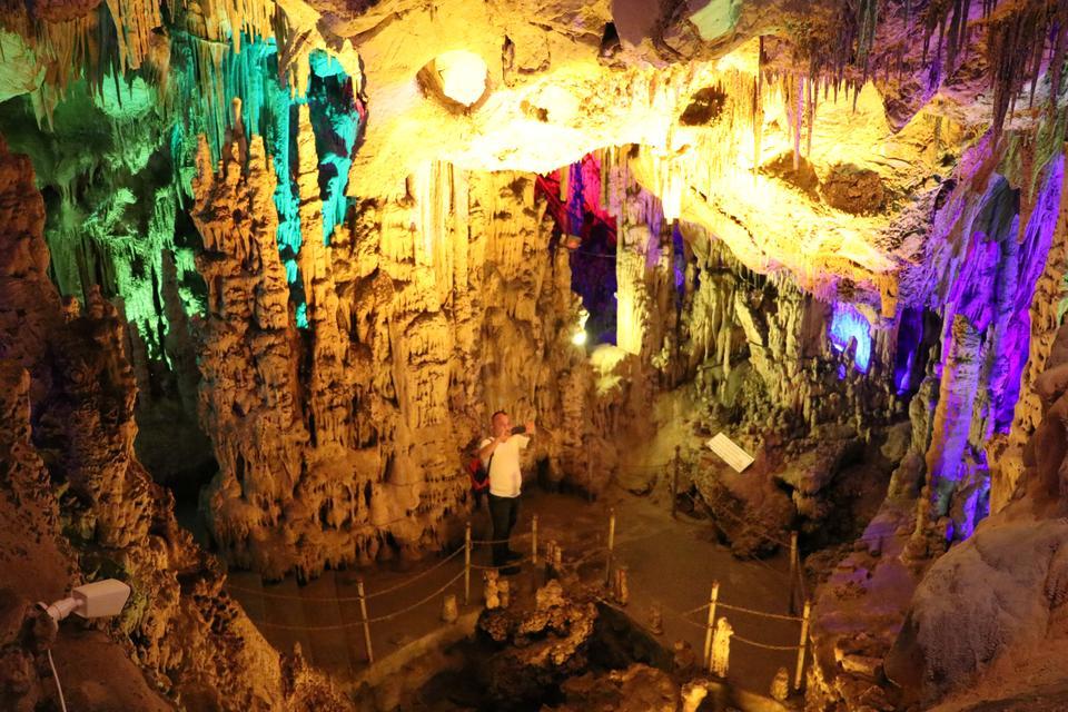 Denizli, mağaralarıyla da turizme katkı sağlıyor