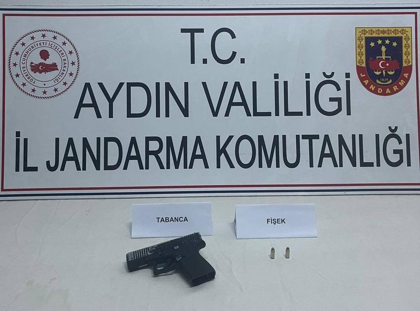 Sultanhisar'da ruhsatsız tabanca ele geçirildi