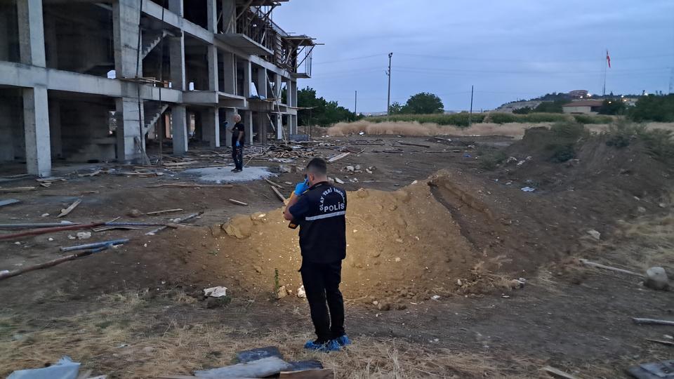 4. kattan düşen kalıp ustası ağır yaralandı