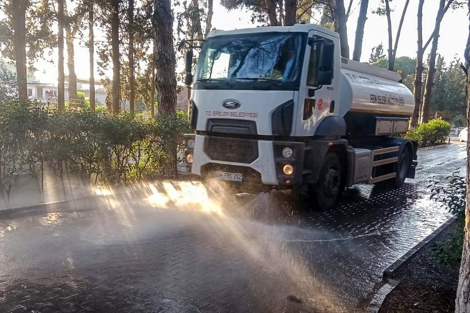 Efeler Belediyesi’nden bayram temizliği