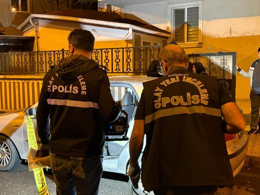 Husumetlisinin babasına ait otomobili kurşunladılar