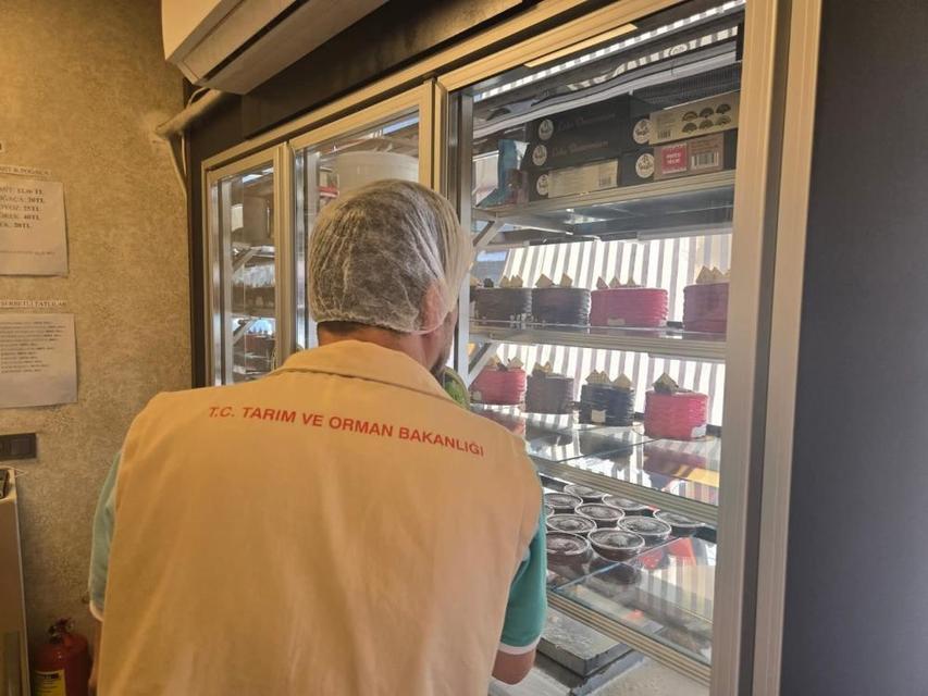 Bozdoğan'da tatlıcı ve dondurmacılara gıda denetimi