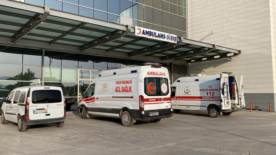 8 kişi etten zehirlendi